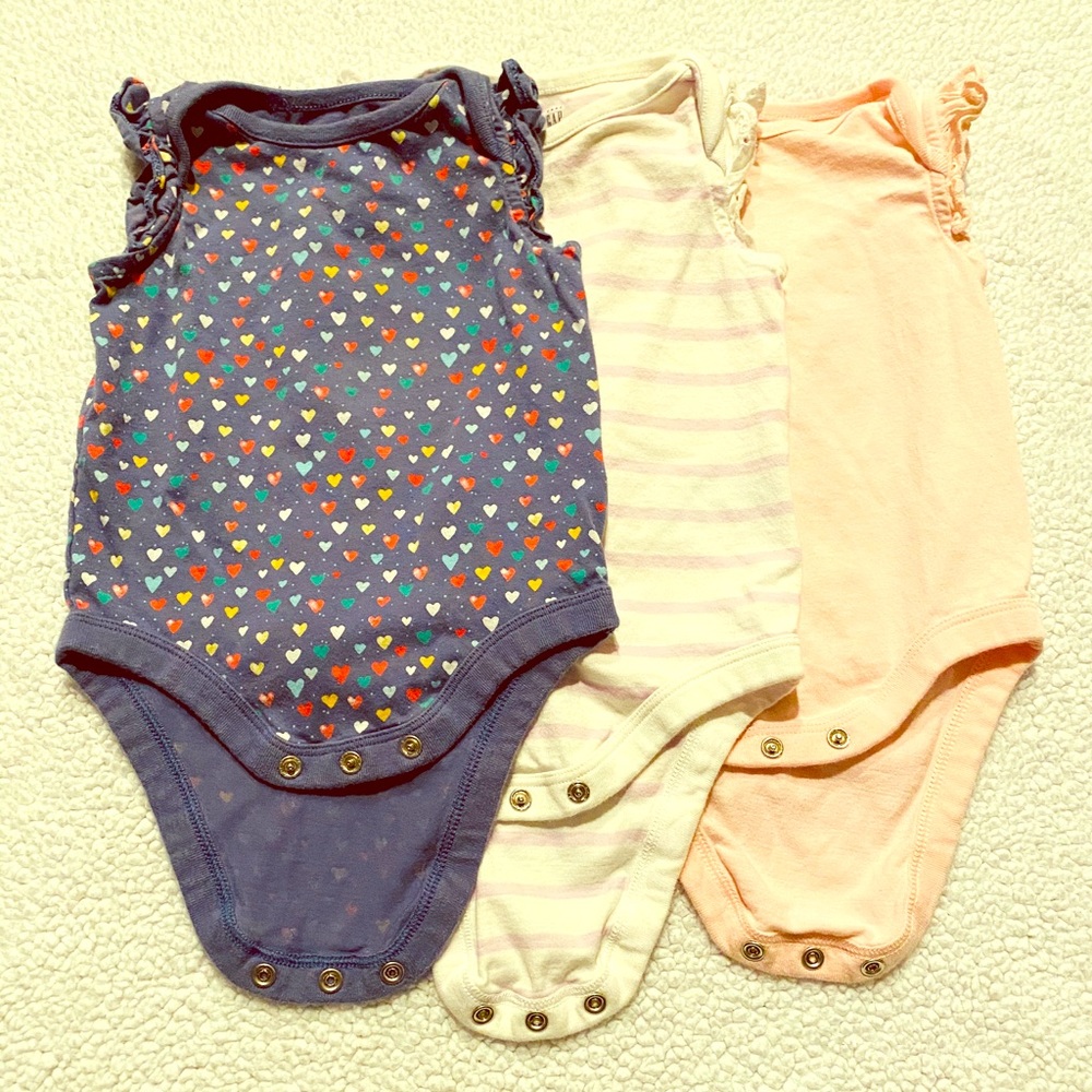 Gap Baby Girl 3-6 Months 3 Flutter Sleeve Onesies